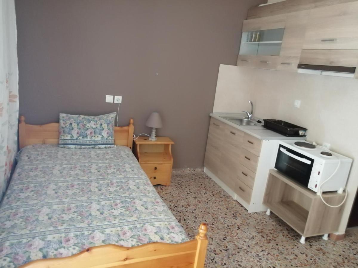 Aparthotel Ο Ακλόνητος Néa Meságkala Exterior foto