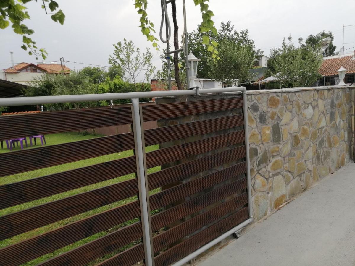 Aparthotel Ο Ακλόνητος Néa Meságkala Exterior foto