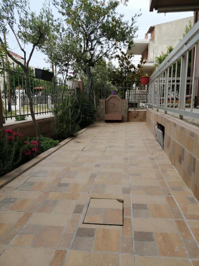 Aparthotel Ο Ακλόνητος Néa Meságkala Exterior foto